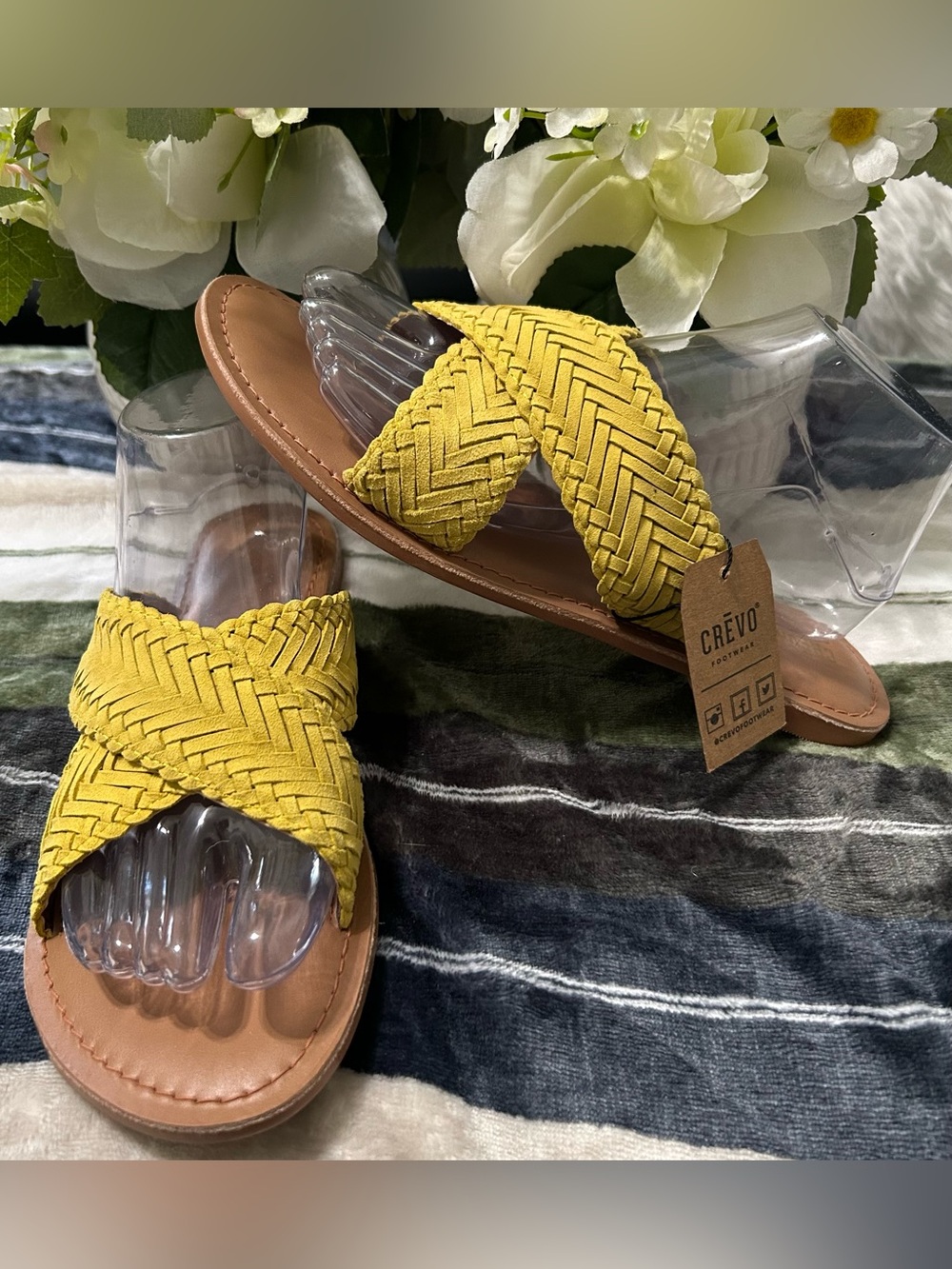 NWT Crevo Women's Yellow Suede Braided Slip-On Sandals Size 10